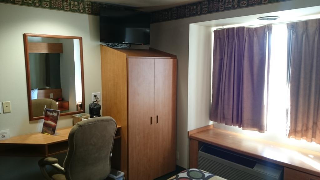 Super 8 By Wyndham Pride Midvale/Midvalley/Salt Lake City חדר תמונה